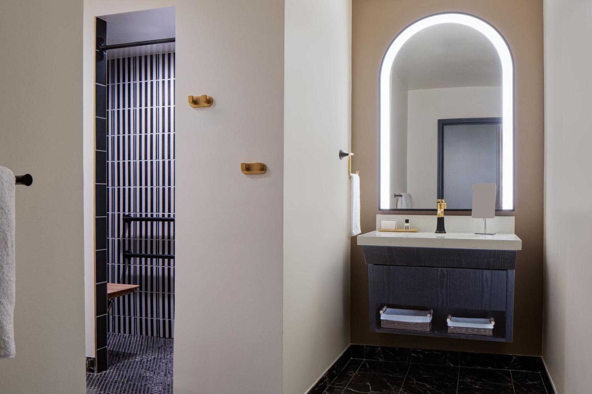 The Lasalle Hotel, Bryan College Station, A Tribute Portfolio Hotel Buitenkant foto